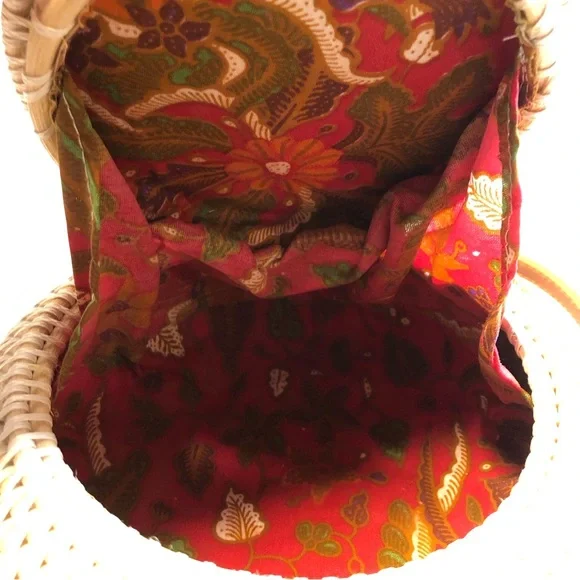 Round Rattan Bag White Handmade Crossbody Bag with Synthetic Leather Straps - Picture 6 of 10